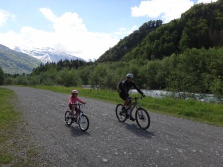 VTT Facile le long du Giffre